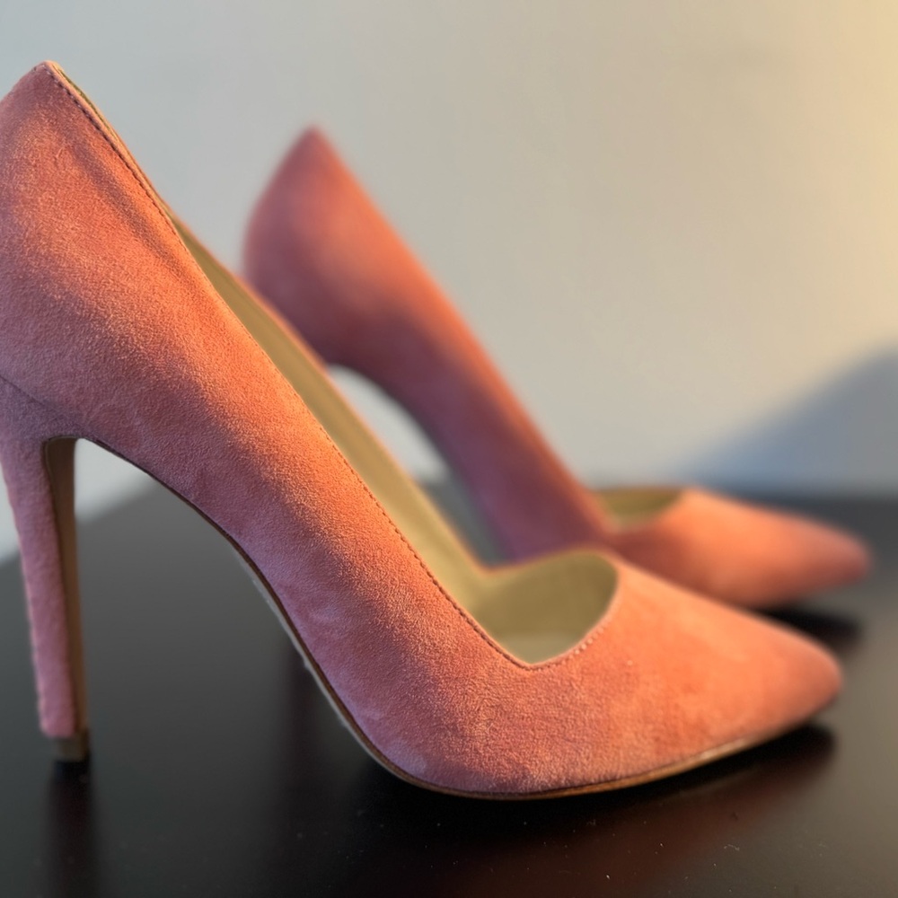 Alice + Olivia Pink Icing Fine Suede Heels Classic Pumps - Picture 2 of 6